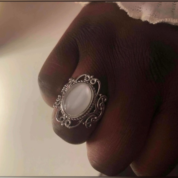 Oval Antique Silver Vintage Look Ring - Picture 7 of 12